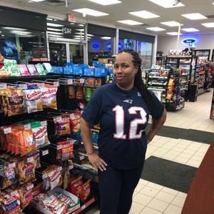 Meet your Posher, Crystal